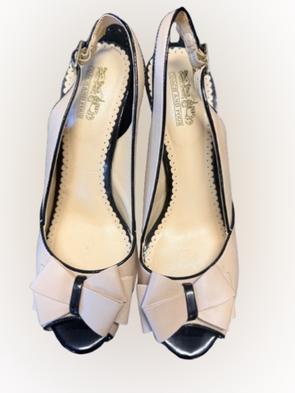Coach and Four Bow Peep Toe Slingback Heels Size 8.5 Beige Black Retro